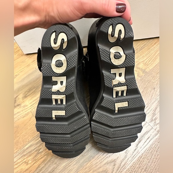 SOREL WOMEN'S JOAN OF ARCTIC™ WEDGE II BUCKLE BOOTIE size 7 - Picture 2 of 7